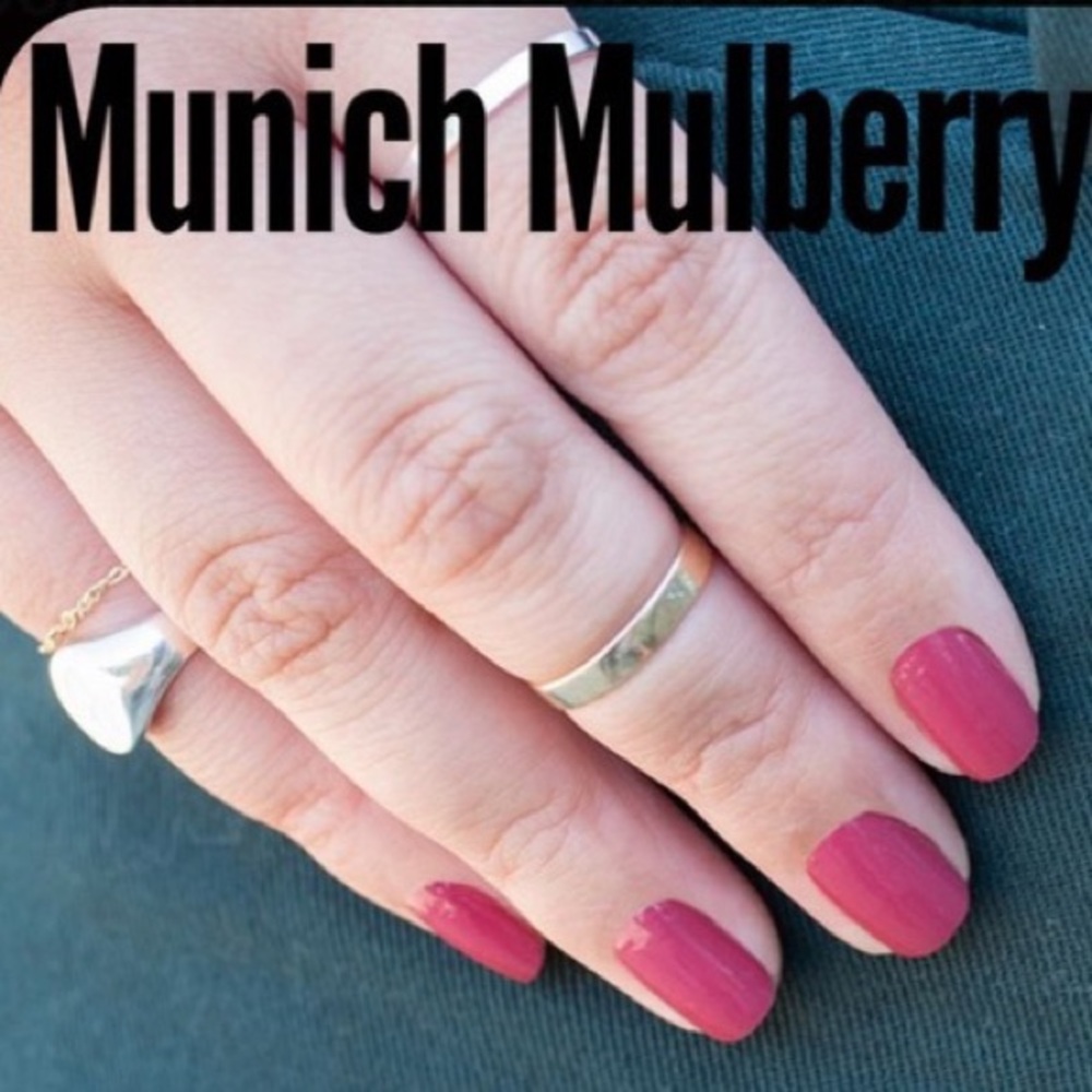 Color Street | Munich Mulberry nail polish strips